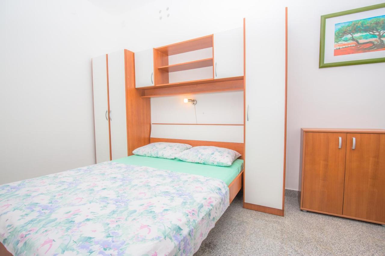Apartment Jadranka Primosten