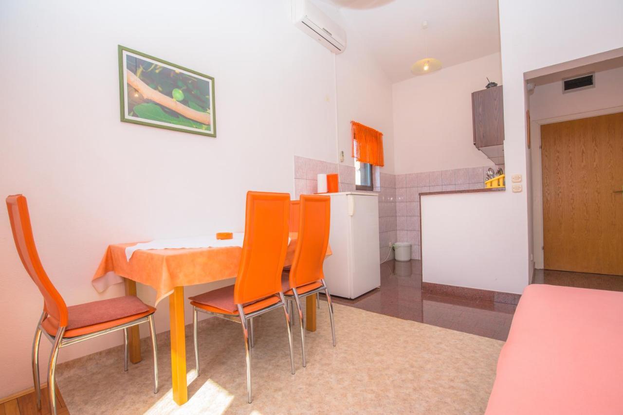 Jadranka Apartment Primosten